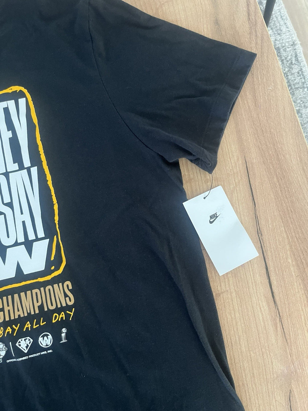 Nike Golden State Warriors 2022 NBA Champions 7x Shirt Men, L