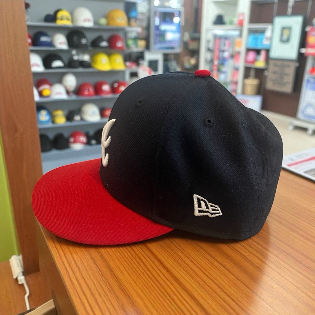 New Era Atlanta Braves 59Fifty Fitted Hat Cap Black/White, Size 7 1/4