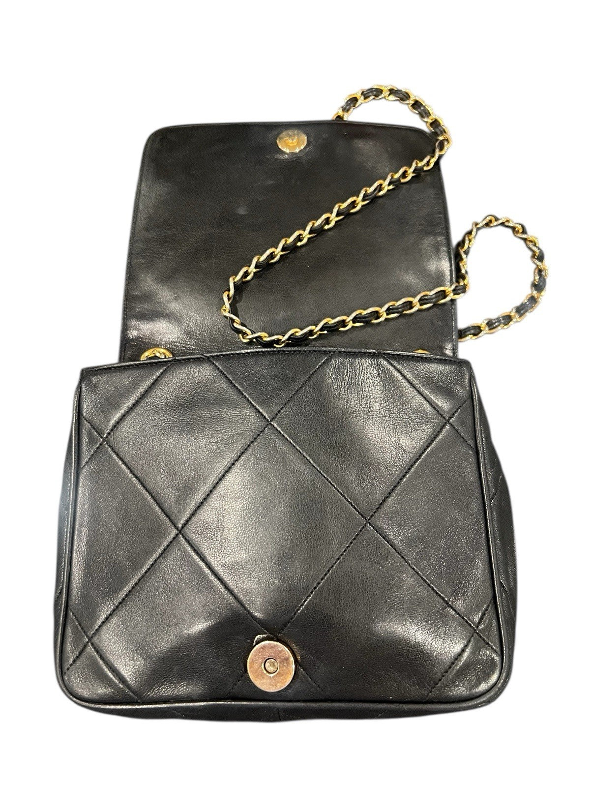 1986 vintage Chanel Classic Flap bag, lamb skin leather series 0